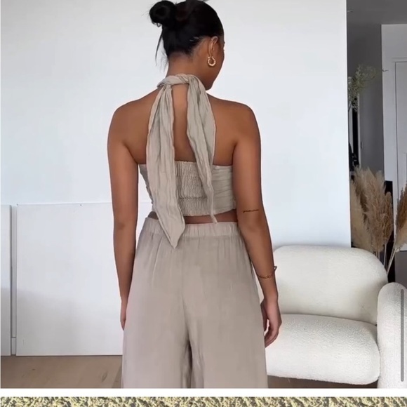 NWT ZARA 100% LINEN Halter Crop Top SIZE XS
🚨FIRM PRICE - Picture 11 of 15